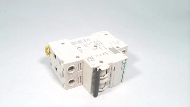 Schneider Electric A9F45210 (image 2)