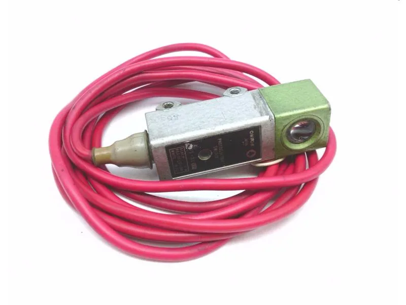 Omron E3S3LE21 — Photoelectric Sensors