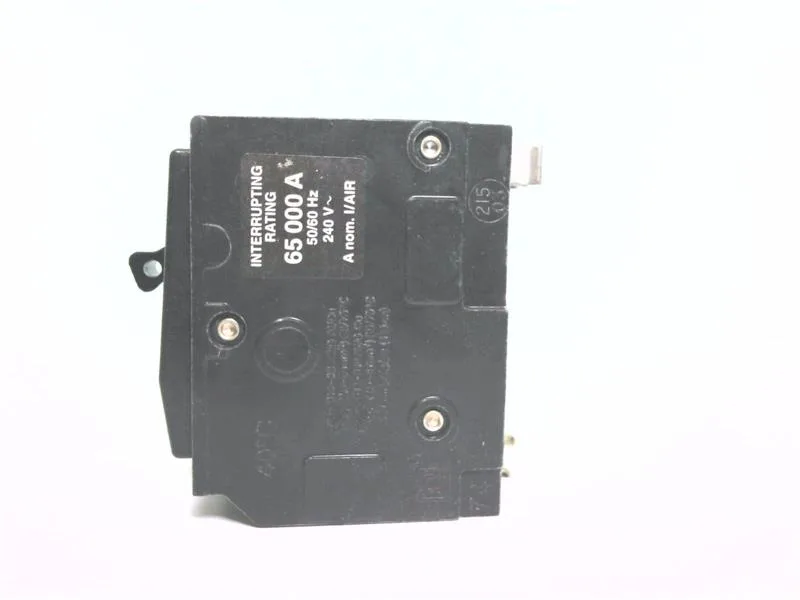 Schneider Electric QH320 (image 4)