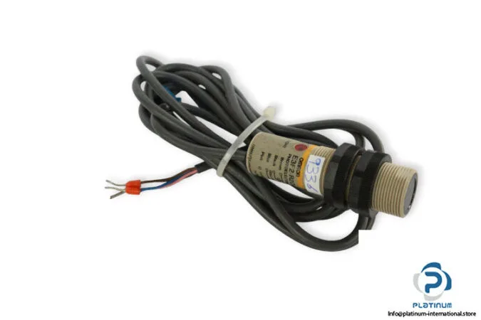 Omron E3F2-R2C4 — Photoelectric Sensors (image 5)