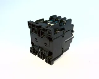 Fuji Electric SC-N2/UL AC200V — Contactors (image 4)