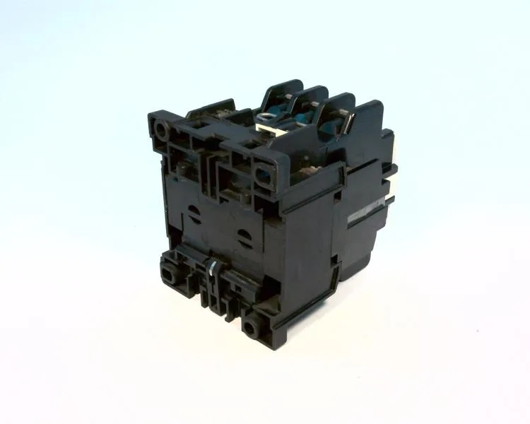 Fuji Electric SC-N2/UL AC200V — Contactors (image 4)