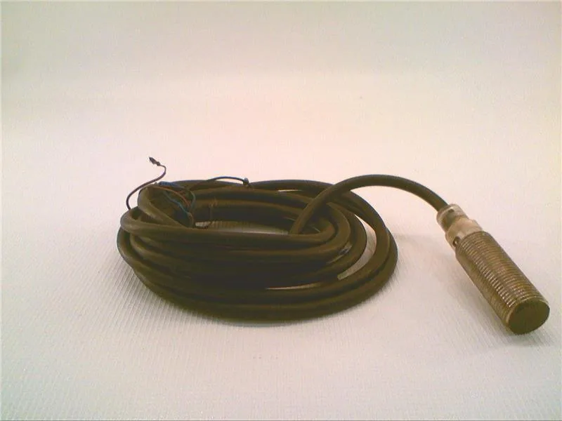 Omron E2B-M12KS04-WP-B1 2M — Proximity Sensors (image 2)