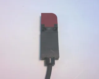 Omron D4GS-N4T-5 — Limit Switches (image 3)