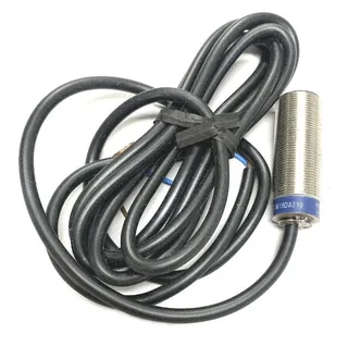 Schneider Electric XS1M18DA210