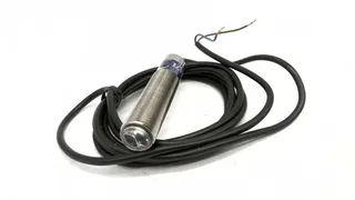Schneider Electric XU8M18MB230 — Photoelectric Sensors (image 2)