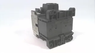 Fuji Electric SC-5-1H AC200V 2A — Contactors (image 4)