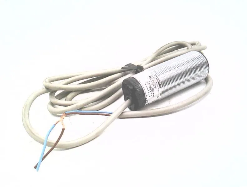 Schneider Electric XSA-V11161 — Proximity Sensors (image 2)