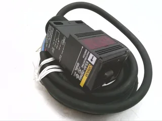 Omron E3JU-25DM4-6 — Photoelectric Sensors (image 2)