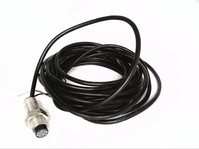 Schneider Electric XS212BLPAL5 — Proximity Sensors (image 2)