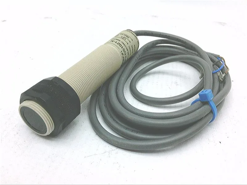 Omron E3F2DS10Z1N — Photoelectric Sensors (image 2)