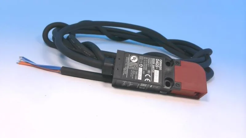 Omron D4GS-N1R-3 — Limit Switches (image 2)