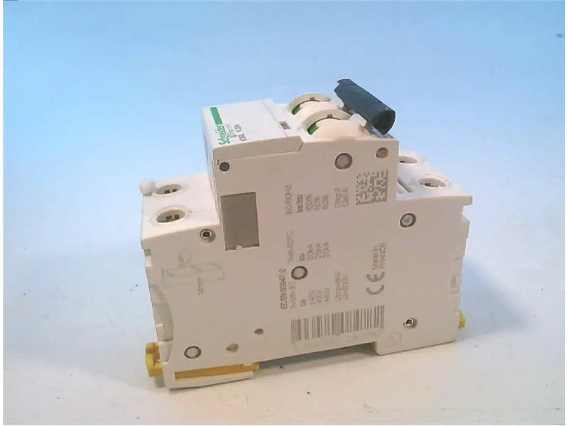 Schneider Electric A9F95220 (image 2)