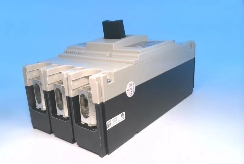 Fuji Electric BW400SAGU-3P400SB — Molded Case Circuit Breakers (MCCB) (image 2)