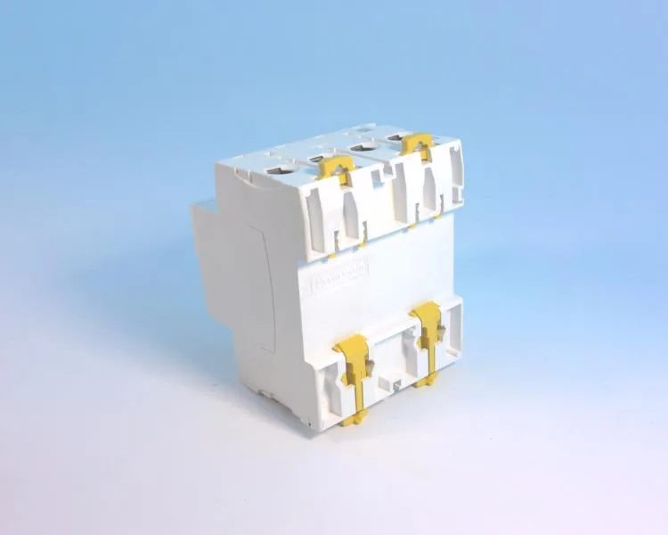 Schneider Electric A9R44425 (image 2)
