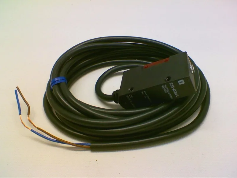 Omron E3S-AT81-L — Photoelectric Sensors