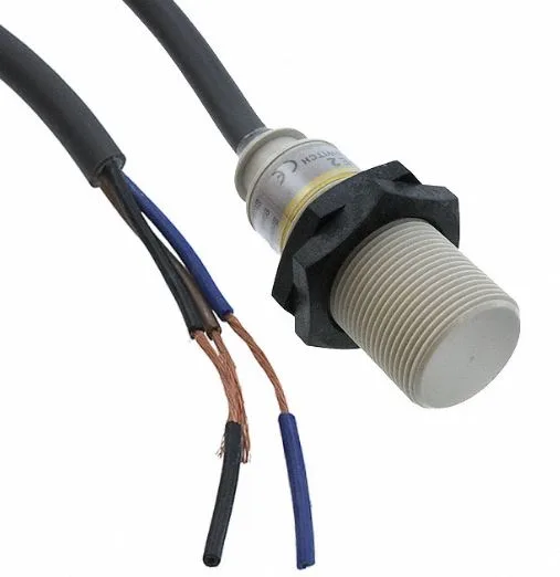 Omron E2F-X5E2 — Proximity Sensors (image 2)