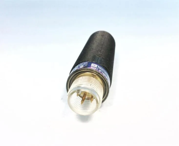 Schneider Electric XU1-P18NP340D — Photoelectric Sensors (image 3)