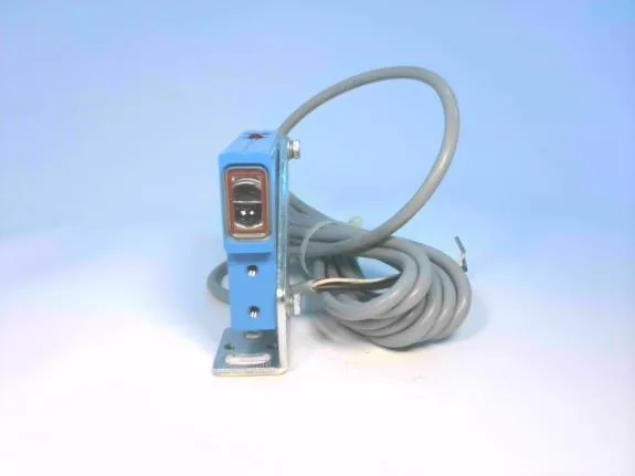 SICK WL10-9313 — Photoelectric Sensors (image 2)