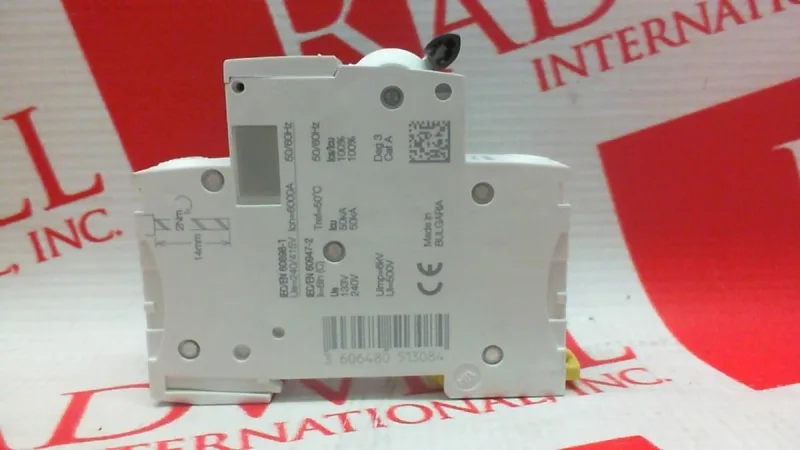 Schneider Electric A9F44102 (image 2)