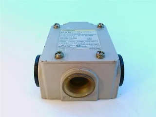 Omron D4B7117N — Limit Switches (image 3)