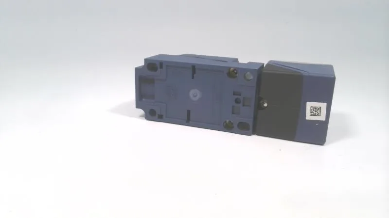 Schneider Electric XS8C4A1NCN12 — Proximity Sensors (image 5)