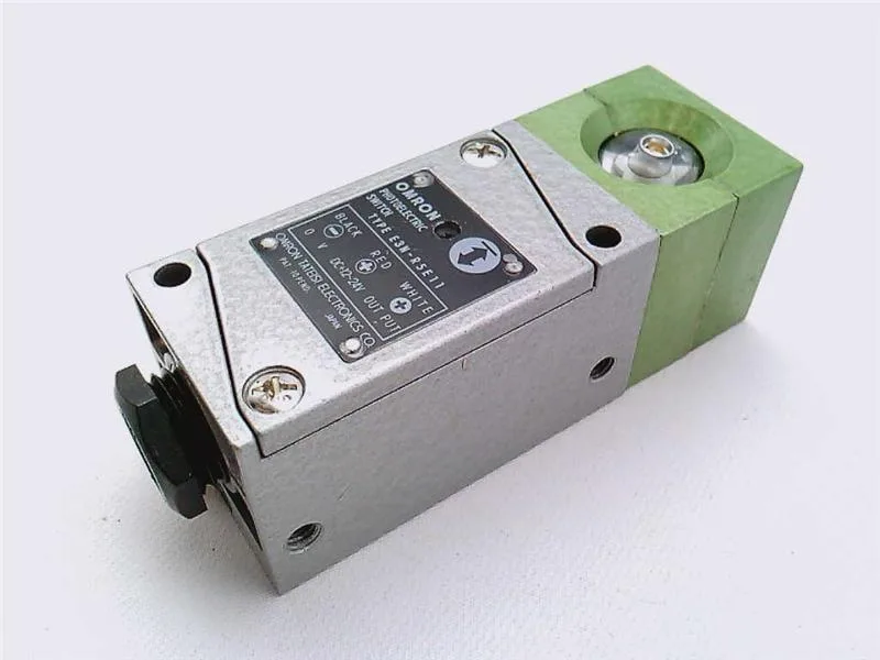 Omron E3N-R5E11 — Photoelectric Sensors (image 2)