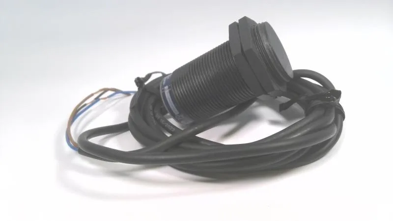 Schneider Electric XS4P30PA370 — Proximity Sensors