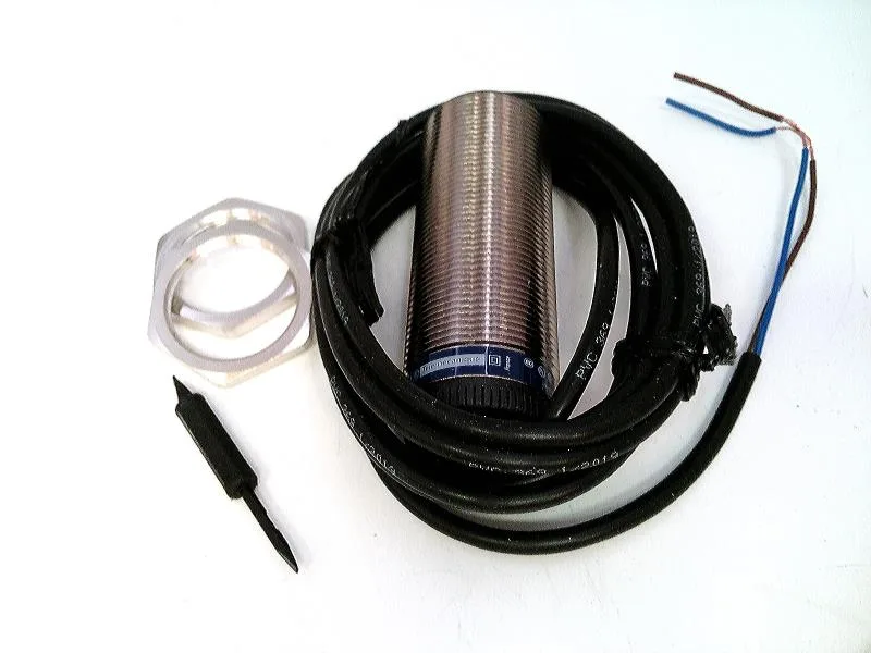 Schneider Electric XSAV11801TT — Proximity Sensors