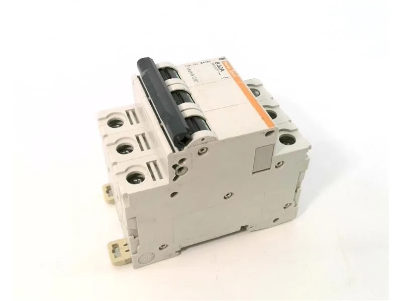 Schneider Electric C60N-3P-32A-B — Miniature Circuit Breakers (MCB) (image 3)