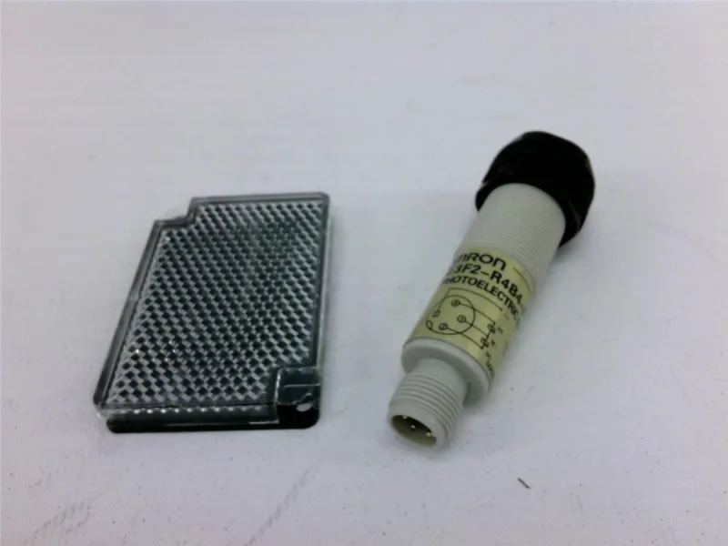 Omron E3F2-R4B4-P1 — Photoelectric Sensors (image 3)