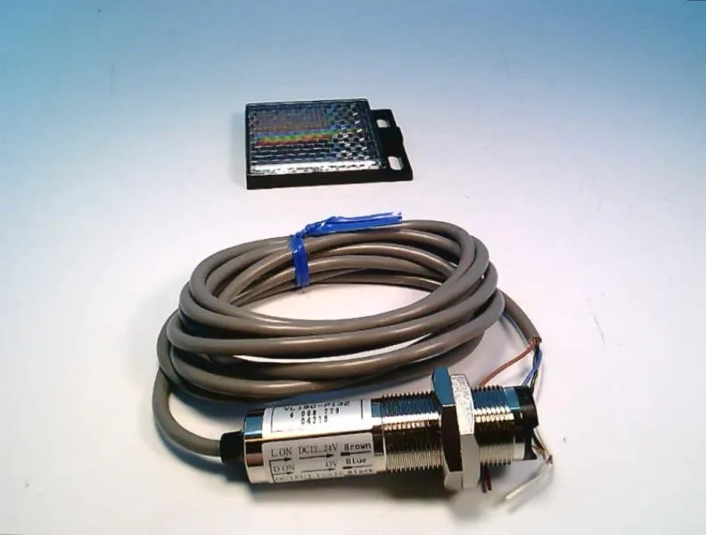 SICK VL180-P132 — Photoelectric Sensors (image 2)