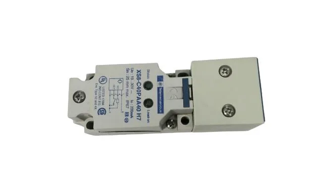 Schneider Electric XS8-C40PAA40 — Proximity Sensors (image 2)