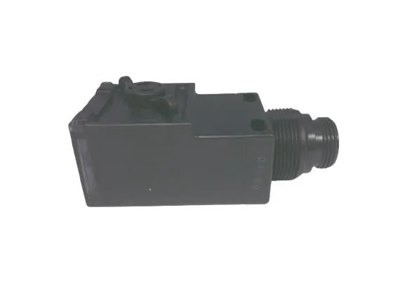 Omron E3JU-XRM4T-MN1 — Photoelectric Sensors (image 2)