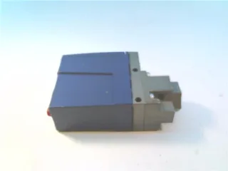 Schneider Electric XMLA070D1S11 — Pressure Sensors (image 4)