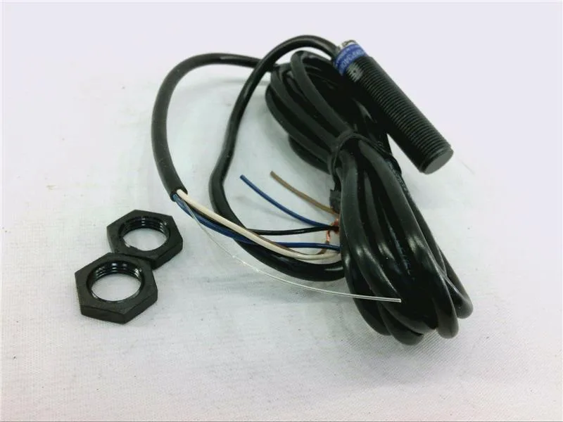 Schneider Electric XS4P12KP340 — Proximity Sensors (image 2)
