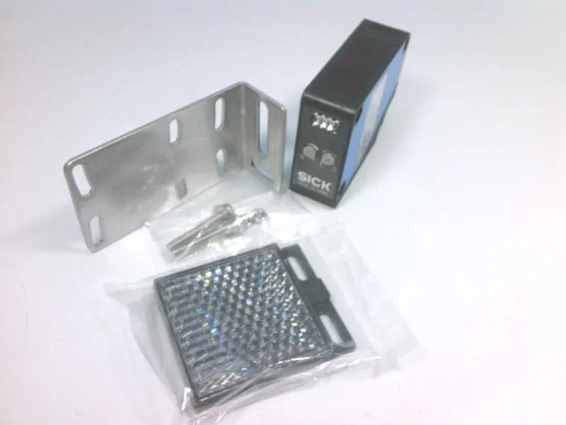 SICK WL280-2P2431 — Photoelectric Sensors (image 3)
