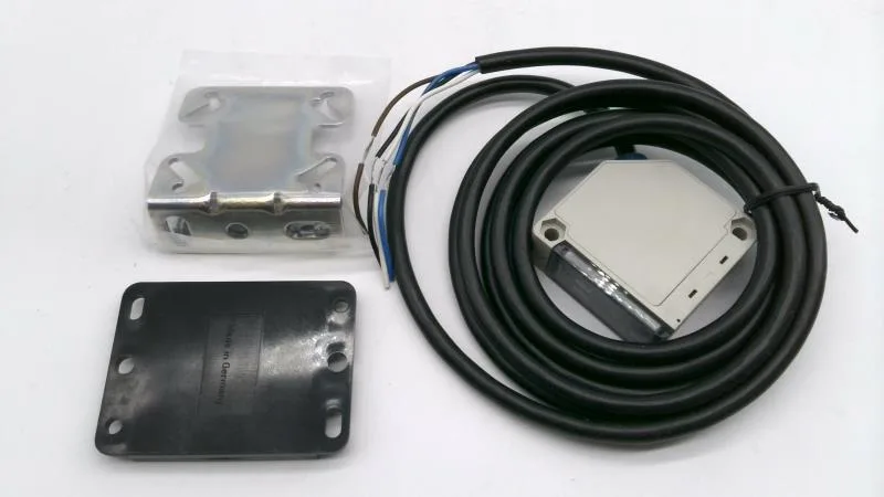 Schneider Electric XUK-9AKSAL2 — Photoelectric Sensors