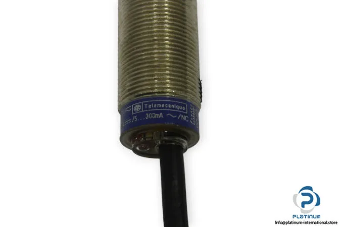 Schneider Electric XS1-M18MB230 — Proximity Sensors (image 3)