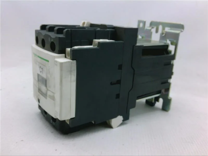 Schneider Electric LC1D50B7 (image 3)