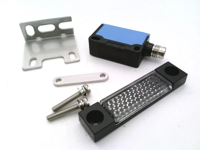 SICK WL140-2P330 — Photoelectric Sensors (image 2)