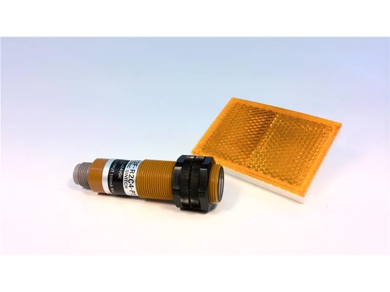 Omron E3F-R2C4-P1 — Photoelectric Sensors (image 2)