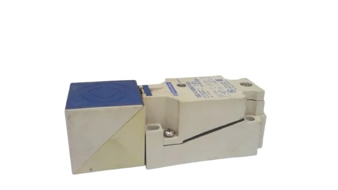Schneider Electric XS7C40MP230 — Proximity Sensors (image 3)
