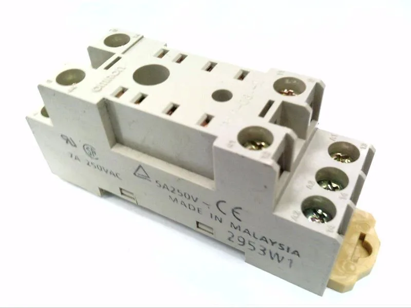 Omron PYF08A-N (image 2)