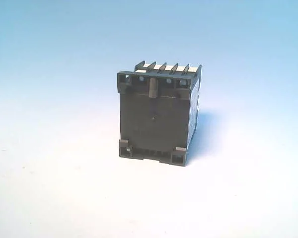 Schneider Electric LC1K0901M7 (image 4)