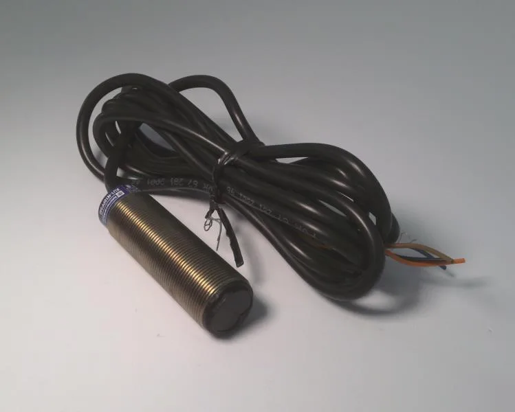 Schneider Electric XU1-N18PP340 — Photoelectric Sensors (image 2)
