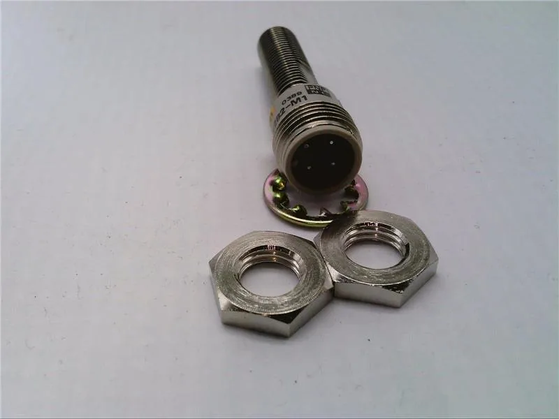 Omron E2EM-X2B2-M1 — Proximity Sensors (image 2)