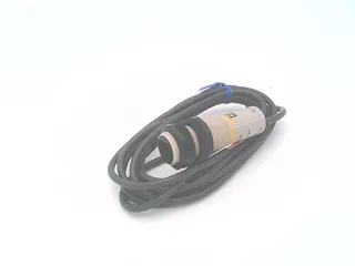 Omron E3F2-R2B4-E-2M — Photoelectric Sensors