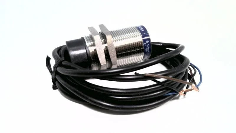 Schneider Electric XS2 M30PA371 — Proximity Sensors (image 4)