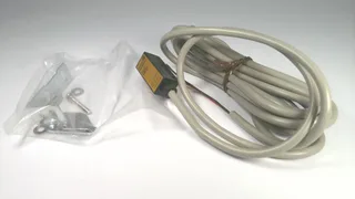 Omron E3H-DS5C13 — Photoelectric Sensors